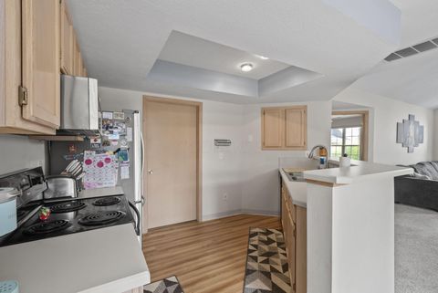 Tiny photo for 2430 Sportsman Drive, Grove City, OH 43123 (MLS # 225037375)