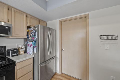 Tiny photo for 2430 Sportsman Drive, Grove City, OH 43123 (MLS # 225037375)