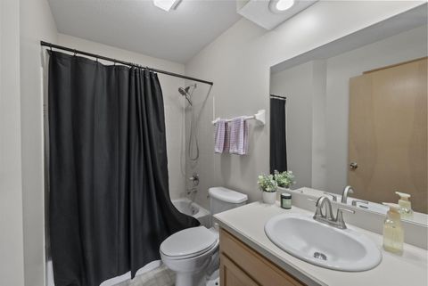 Tiny photo for 2430 Sportsman Drive, Grove City, OH 43123 (MLS # 225037375)