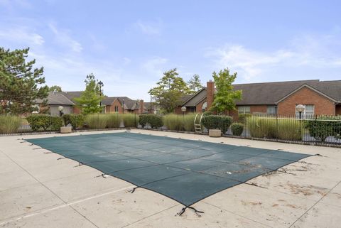 Tiny photo for 2430 Sportsman Drive, Grove City, OH 43123 (MLS # 225037375)