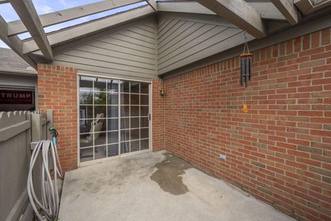 Tiny photo for 2430 Sportsman Drive, Grove City, OH 43123 (MLS # 225037375)