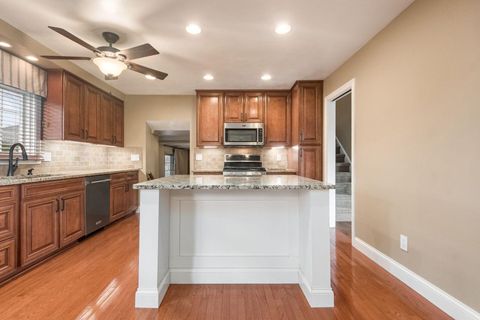 Tiny photo for 5881 Rocky Rill Road, Columbus, OH 43235 (MLS # 225044481)