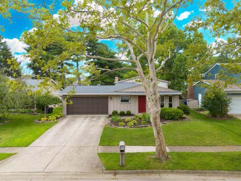 Photo of 2039 Fincastle Court, Columbus, OH 43235 (MLS # 226029081)