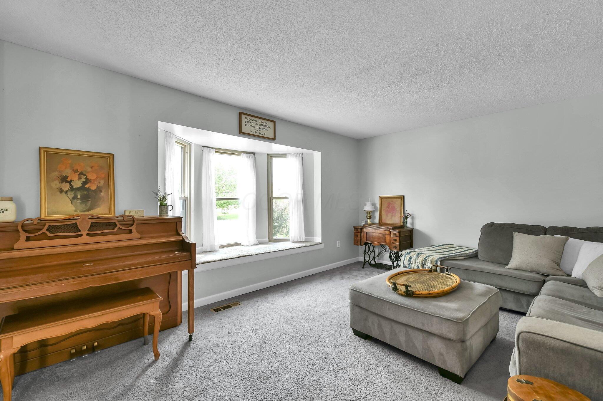 12164 Twincreek Drive, Pickerington, Ohio image 5