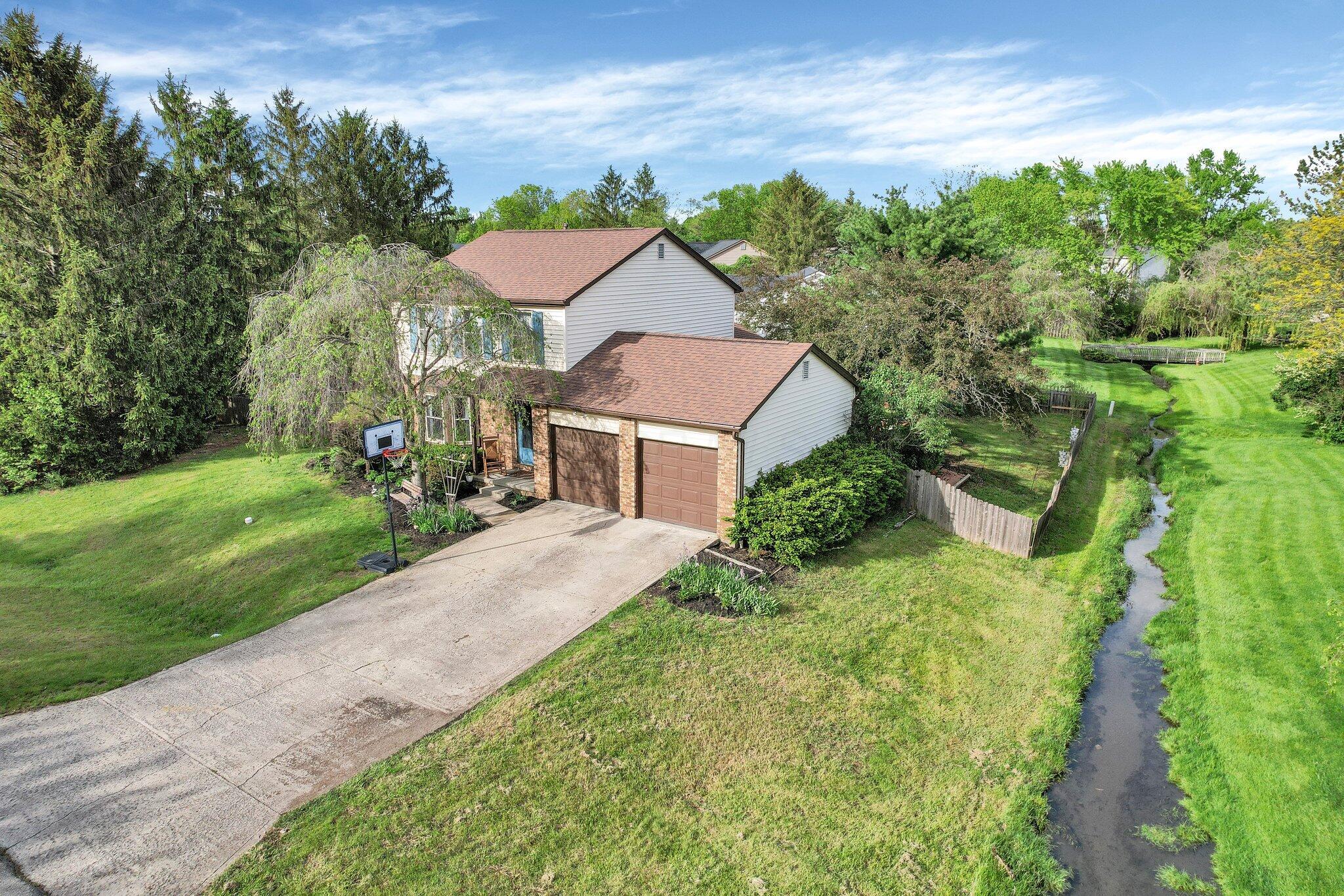 12164 Twincreek Drive, Pickerington, Ohio image 1