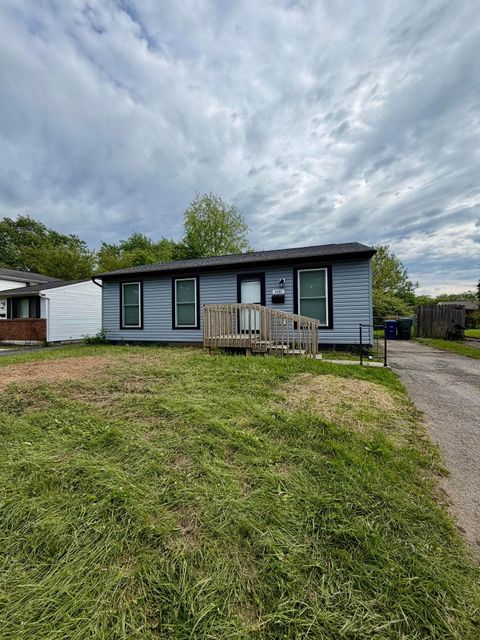 Photo of 2481 Queenswood Drive, Columbus, OH 43219 (MLS # 226015445)