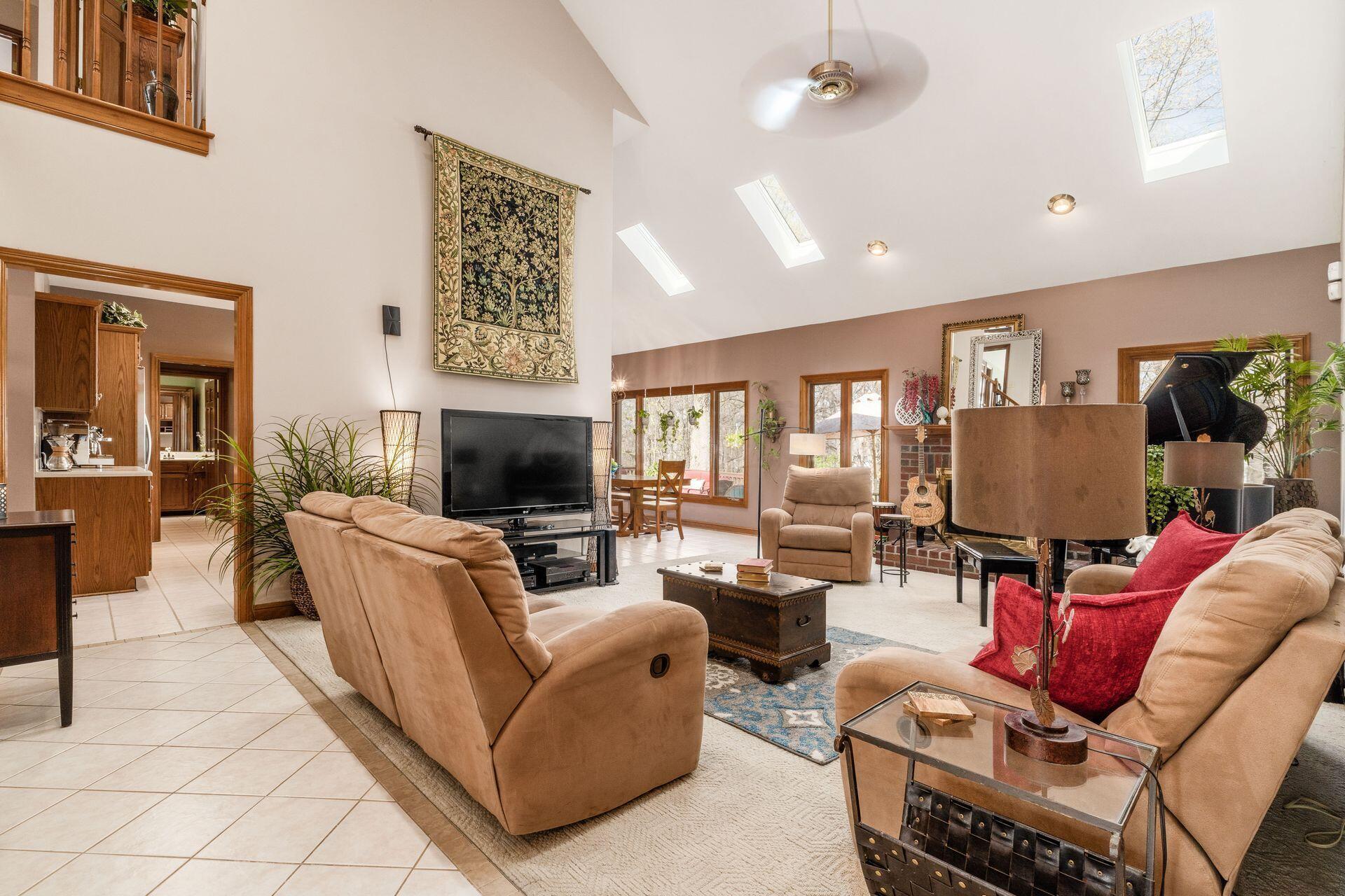 8798 Chateau Drive, Pickerington, Ohio image 11