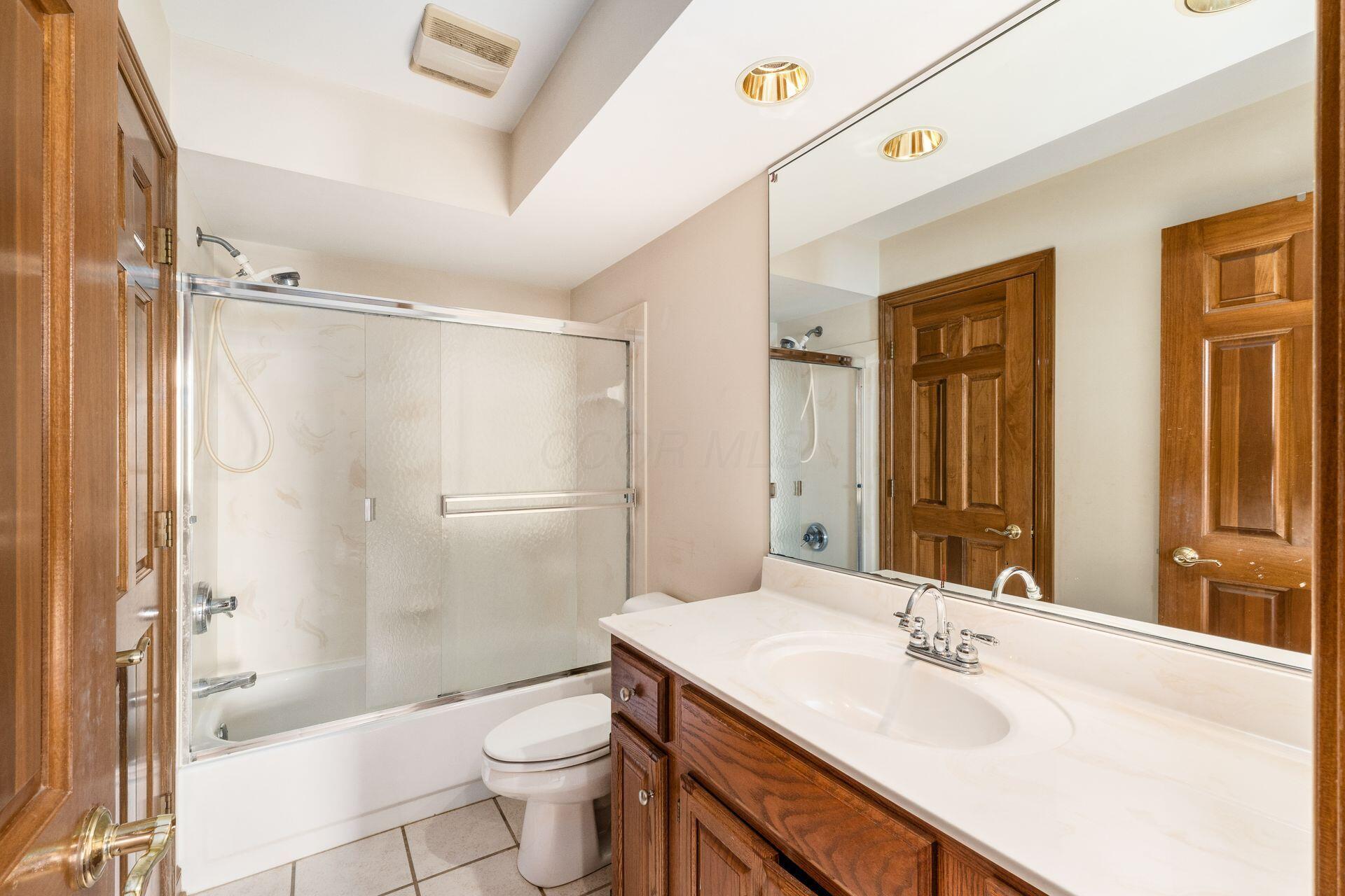 8798 Chateau Drive, Pickerington, Ohio image 34