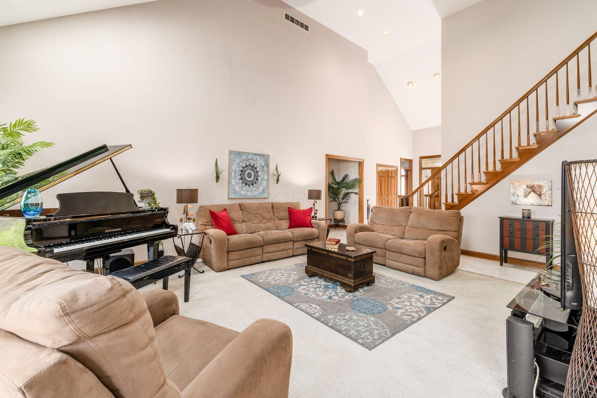 8798 Chateau Drive, Pickerington, Ohio image 15