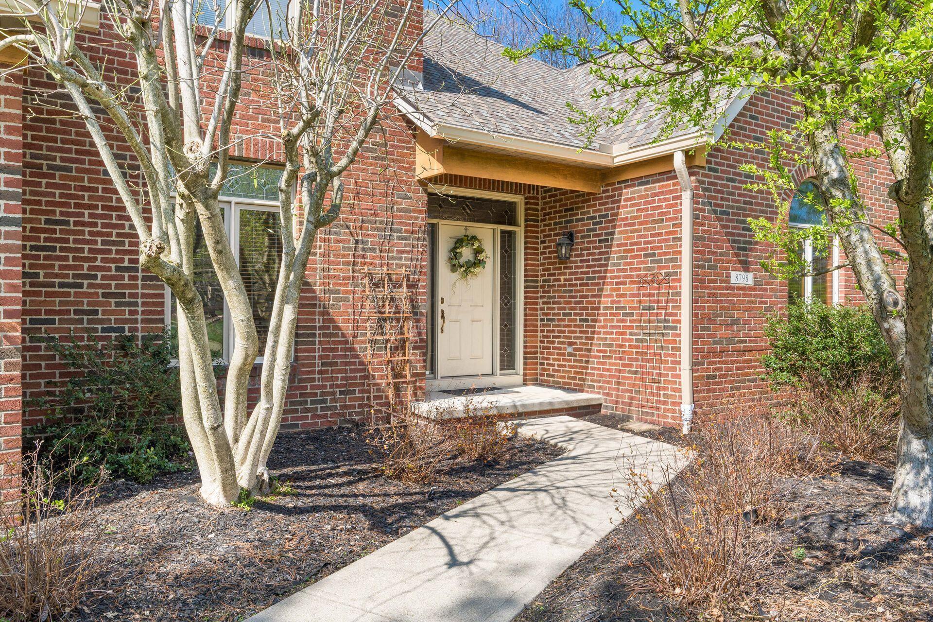 8798 Chateau Drive, Pickerington, Ohio image 8