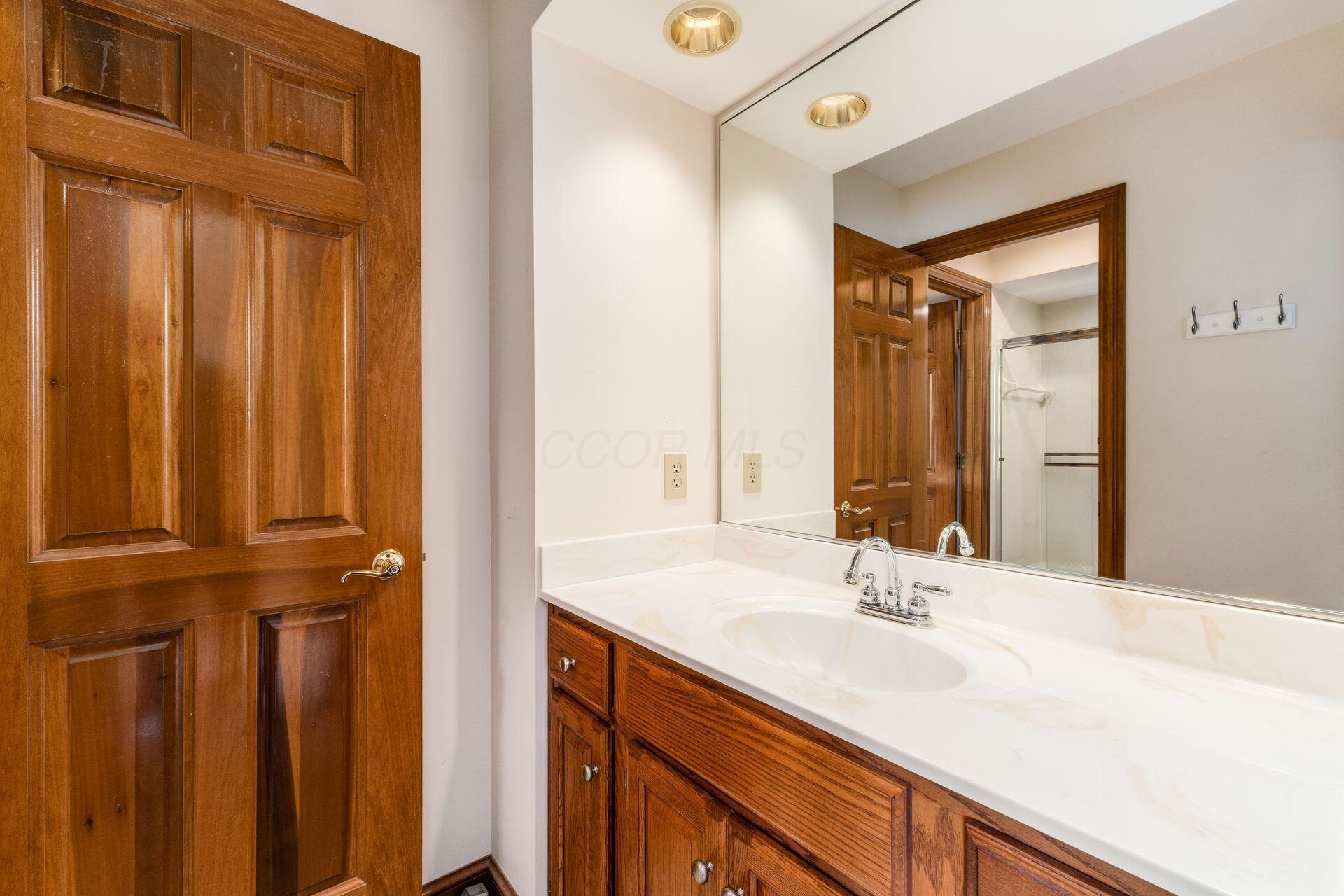 8798 Chateau Drive, Pickerington, Ohio image 39