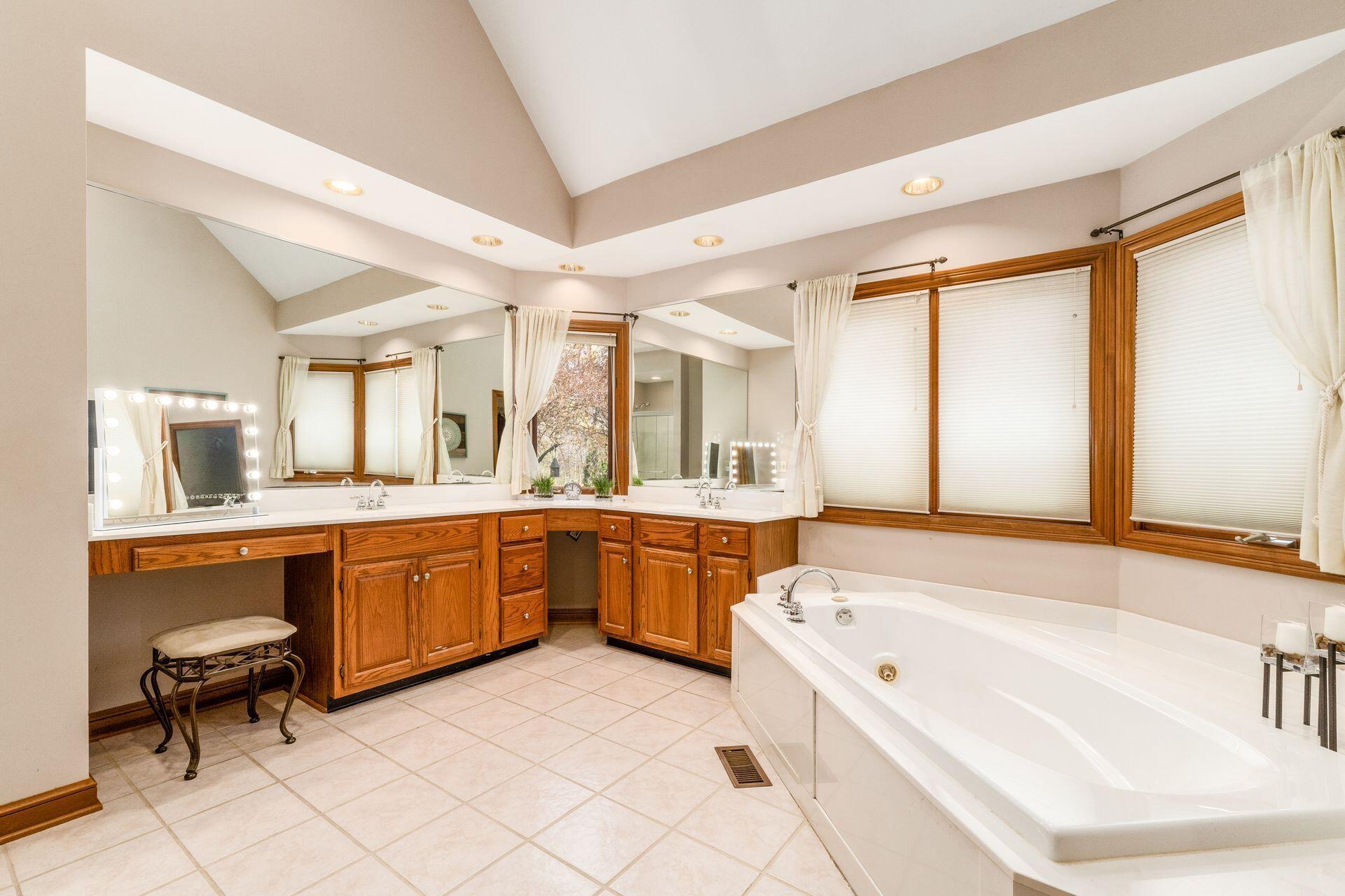 8798 Chateau Drive, Pickerington, Ohio image 30