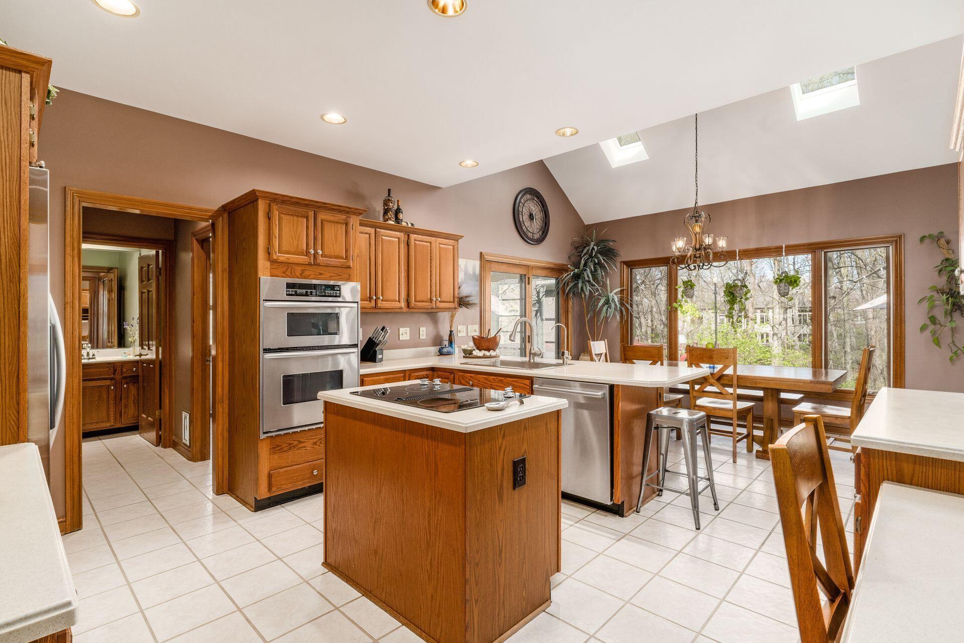 8798 Chateau Drive, Pickerington, Ohio image 21