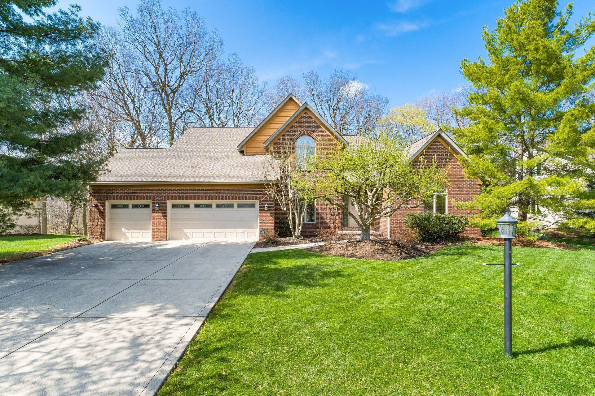 8798 Chateau Drive, Pickerington, Ohio image 1