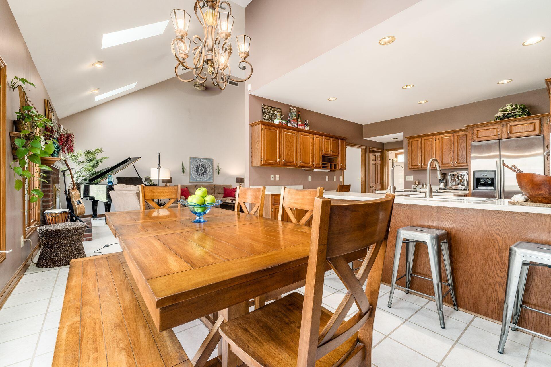8798 Chateau Drive, Pickerington, Ohio image 25