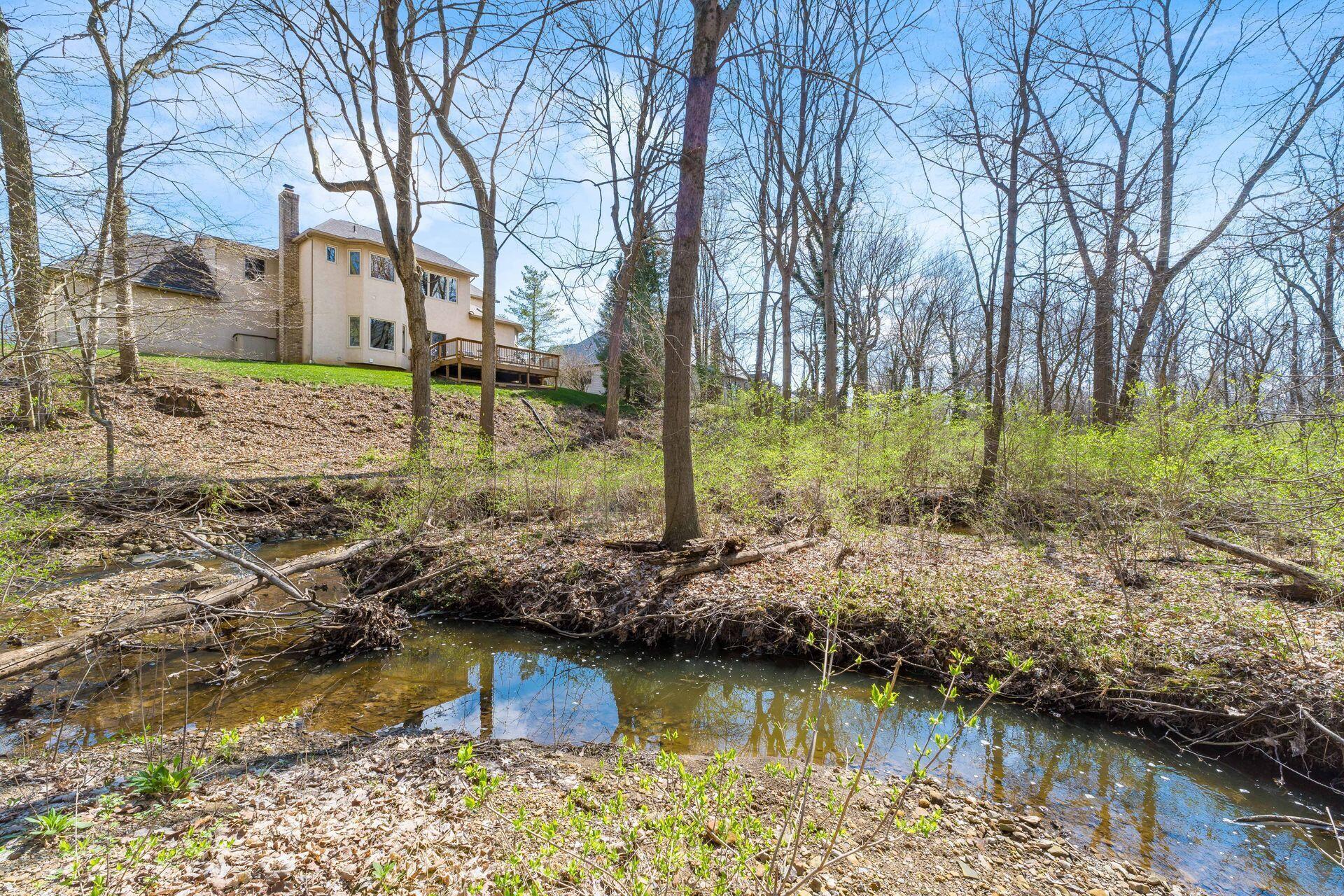 8798 Chateau Drive, Pickerington, Ohio image 6