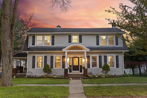 Photo of 514 E Gambier Street, Mount Vernon, OH 43050 (MLS # 226012458)