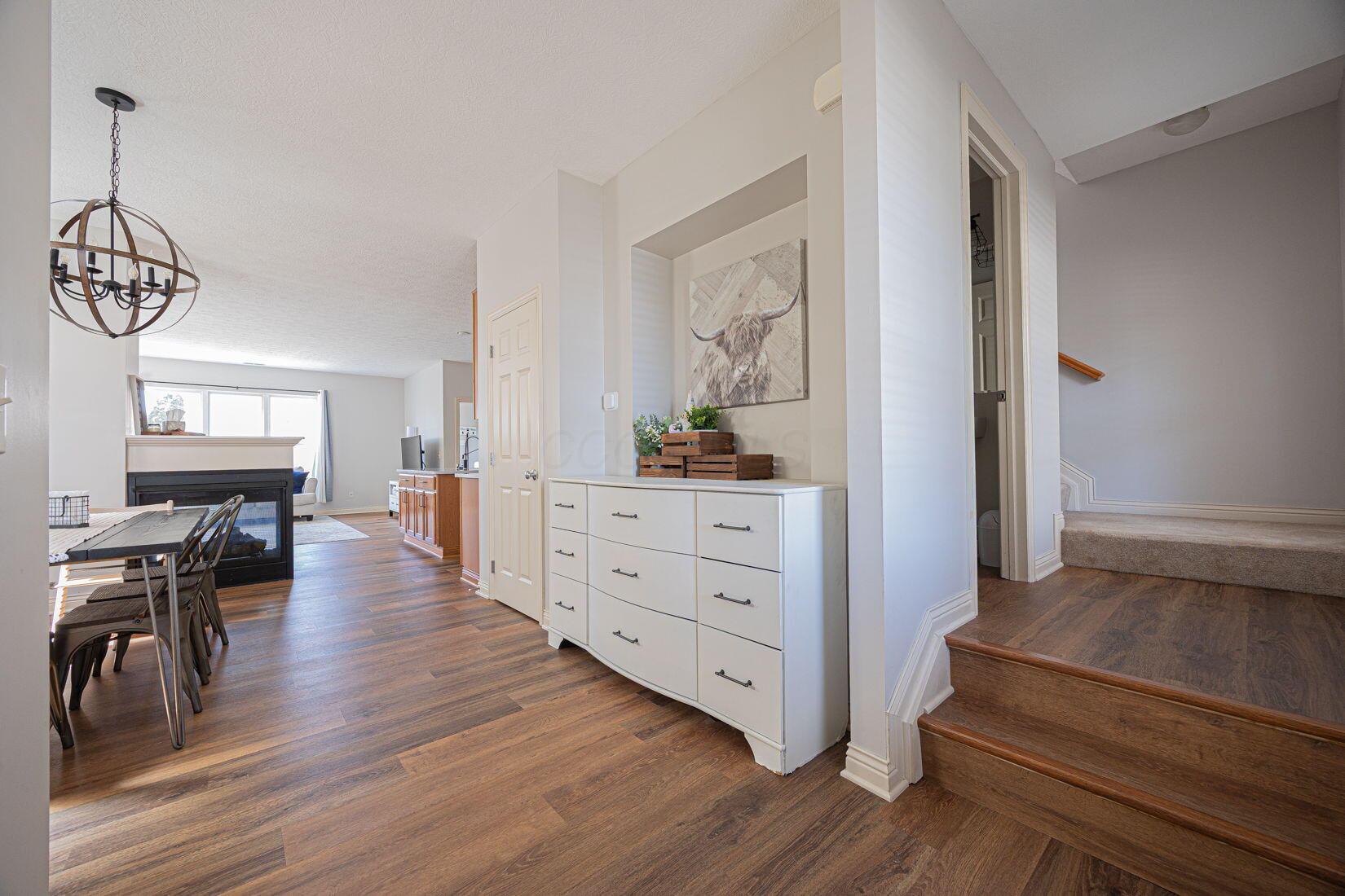 5977 Treven Way, Westerville, Ohio image 3