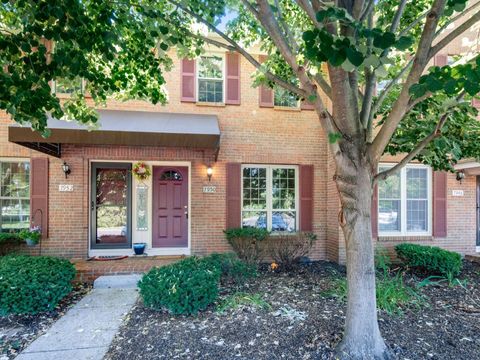 Photo of 7950 Trellage Court 7 #7, Powell, OH 43065 (MLS # 226023342)