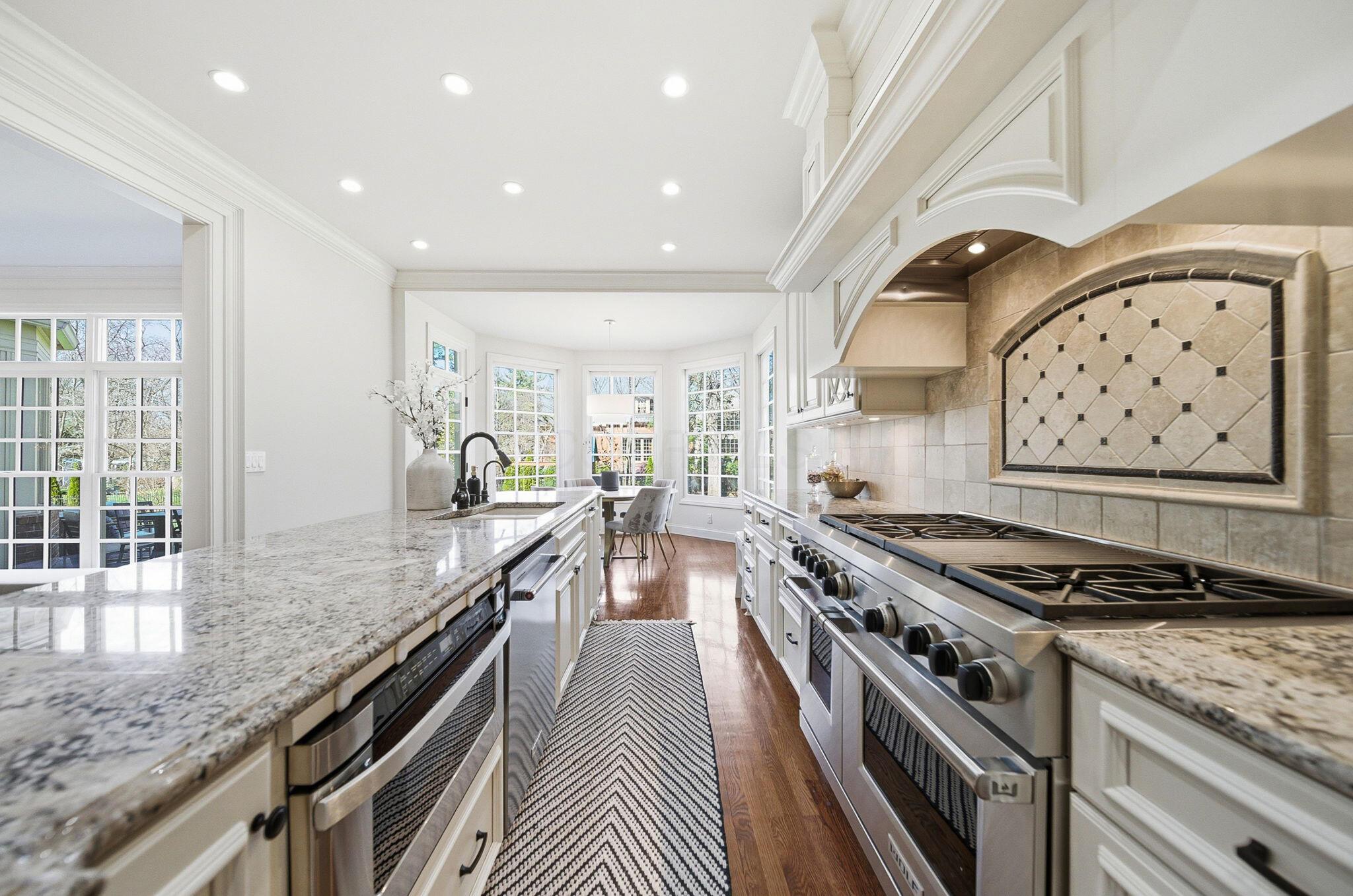 7612 N Goodrich Square