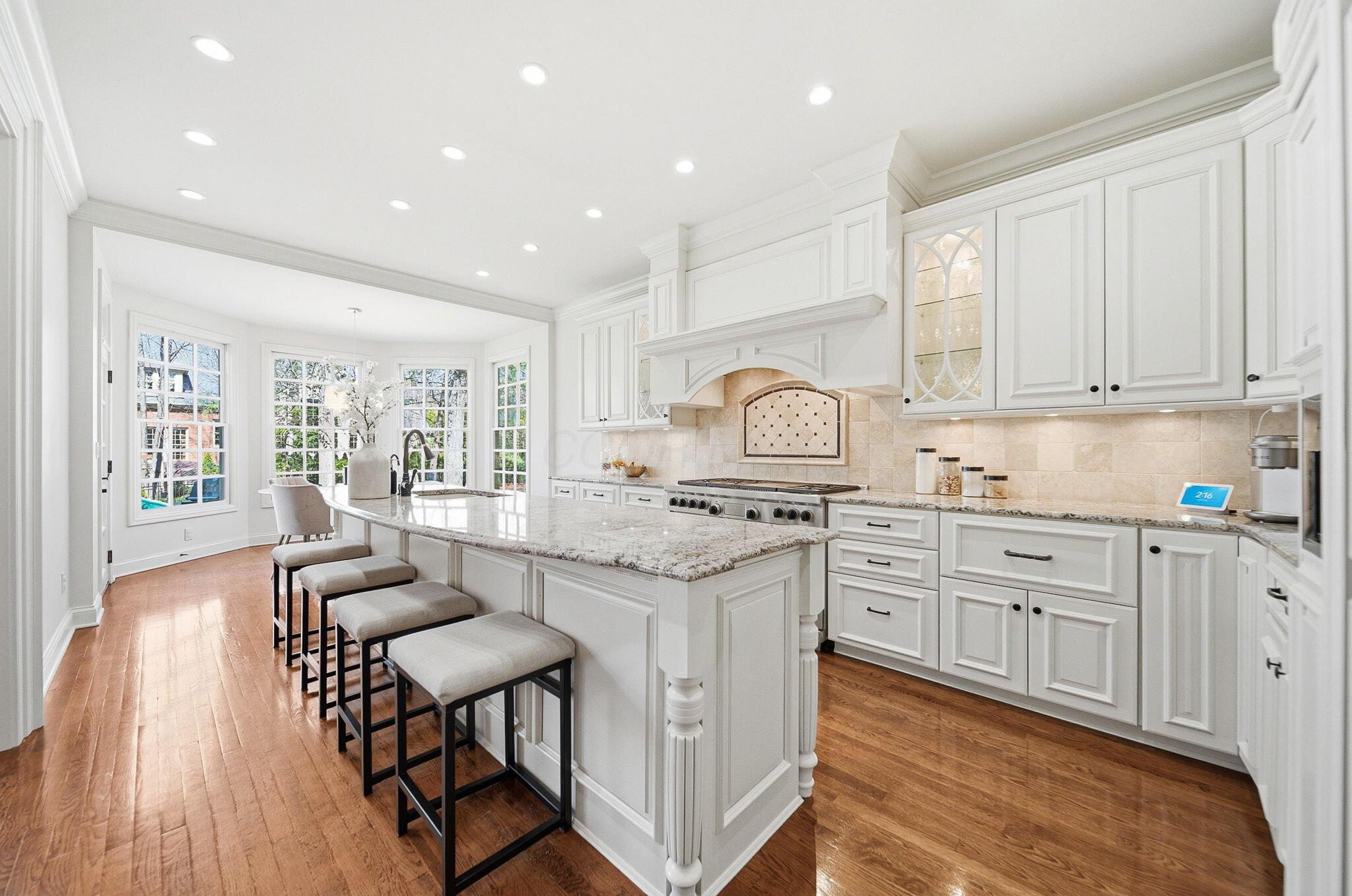 7612 N Goodrich Square