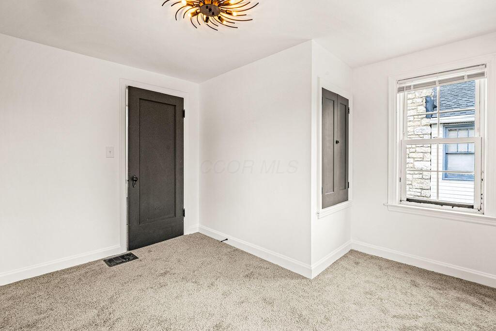 Columbus, Ohio 43211, United States, 3 Bedrooms Bedrooms, ,2 BathroomsBathrooms,Residential,Contingent,113287