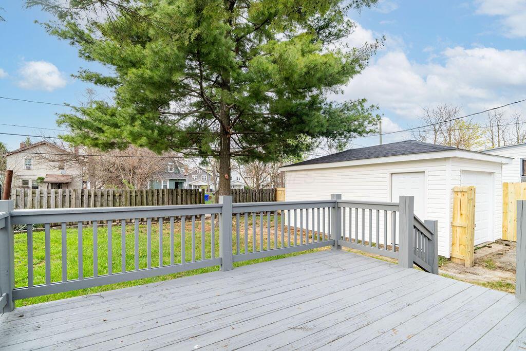 Columbus, Ohio 43211, United States, 3 Bedrooms Bedrooms, ,2 BathroomsBathrooms,Residential,Contingent,113287