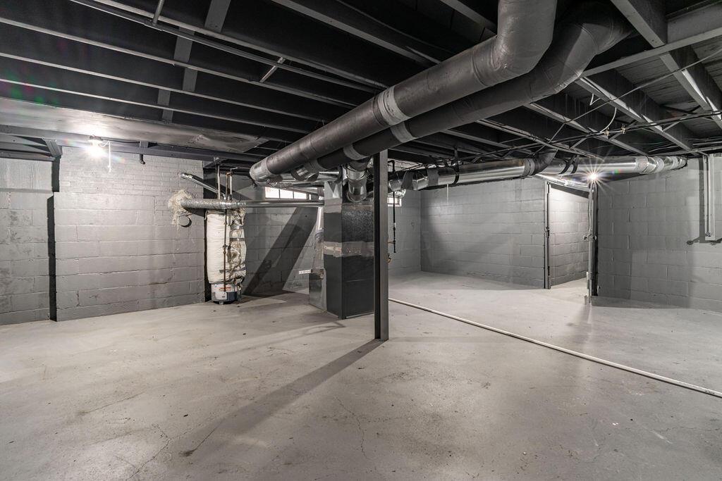 Columbus, Ohio 43211, United States, 3 Bedrooms Bedrooms, ,2 BathroomsBathrooms,Residential,Contingent,113287