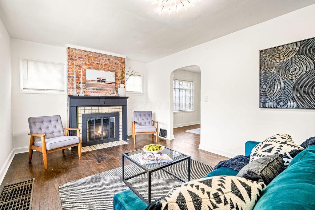 Columbus, Ohio 43211, United States, 3 Bedrooms Bedrooms, ,2 BathroomsBathrooms,Residential,Contingent,113287