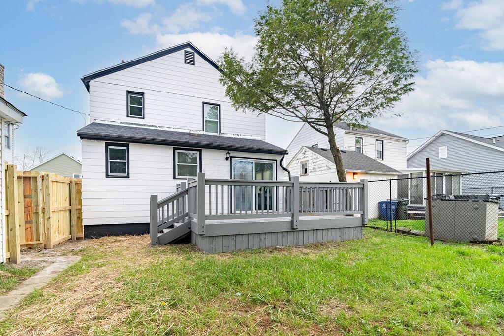 Columbus, Ohio 43211, United States, 3 Bedrooms Bedrooms, ,2 BathroomsBathrooms,Residential,Contingent,113287