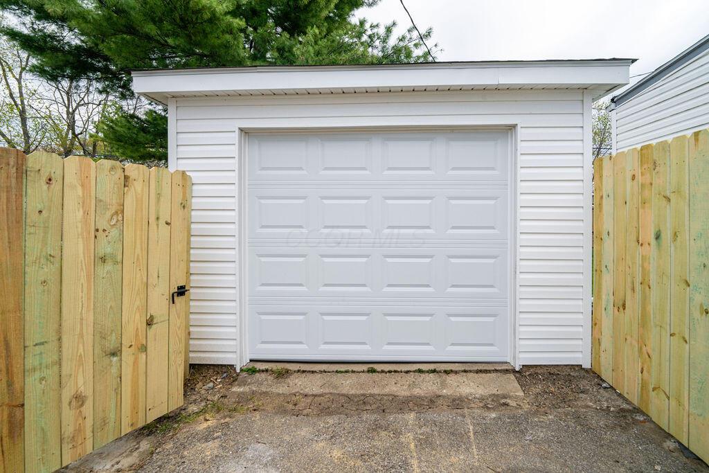 Columbus, Ohio 43211, United States, 3 Bedrooms Bedrooms, ,2 BathroomsBathrooms,Residential,Contingent,113287