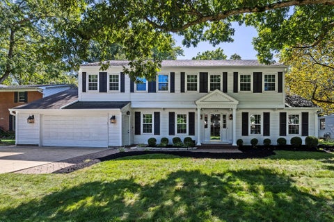 Photo of 1413 Oakbourne Drive, Columbus, OH 43235 (MLS # 226036603)