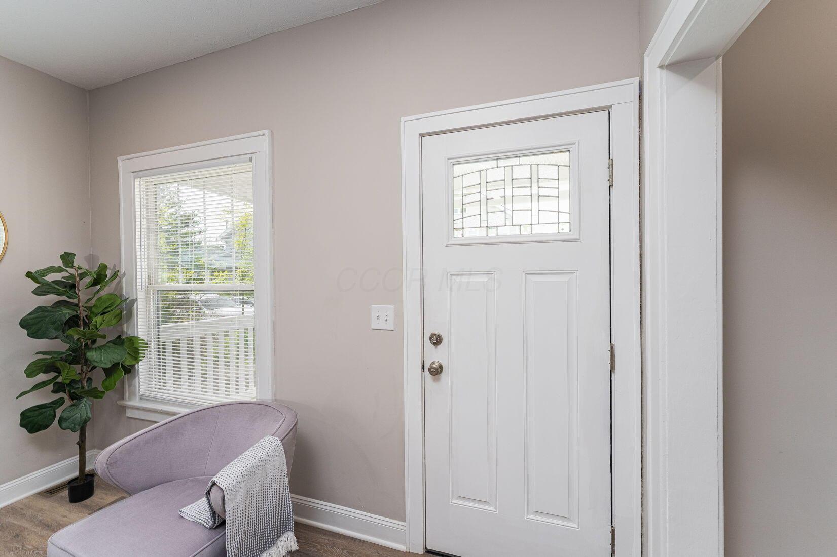 146 E Woodrow Avenue, Columbus, Ohio image 2