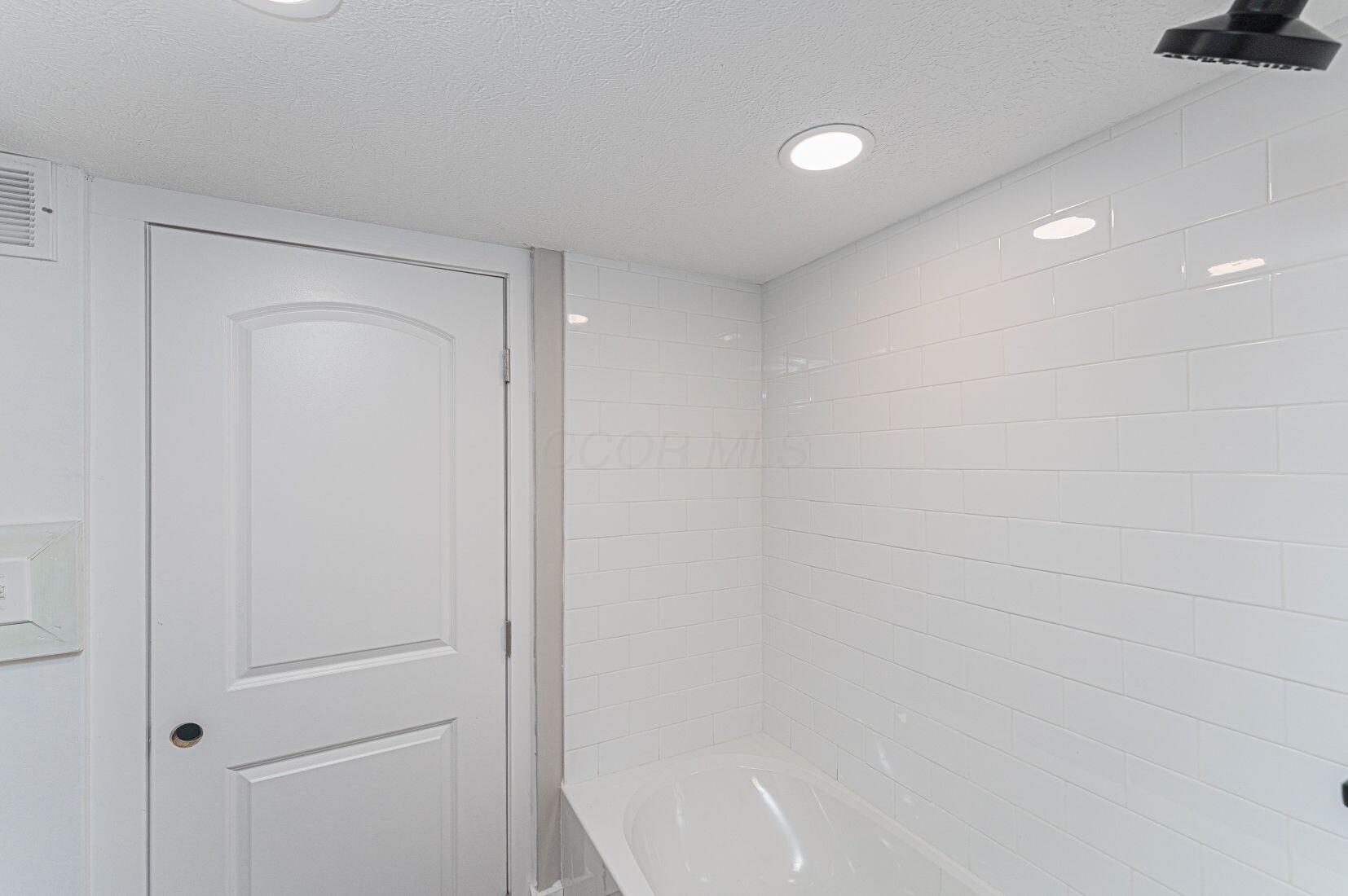 146 E Woodrow Avenue, Columbus, Ohio image 33