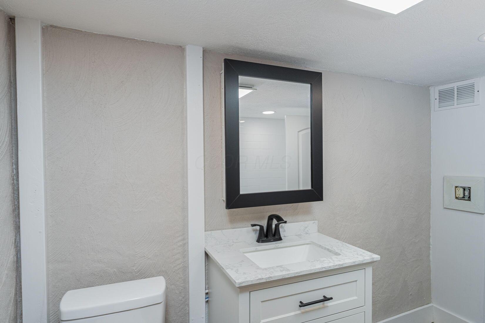 146 E Woodrow Avenue, Columbus, Ohio image 32