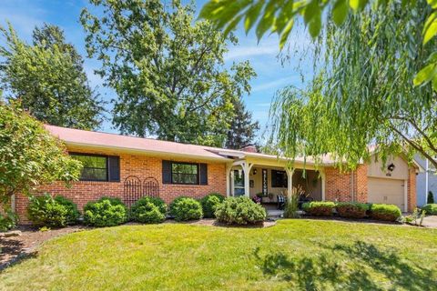 Photo of 4326 Kenny Road, Columbus, OH 43220 (MLS # 225038064)