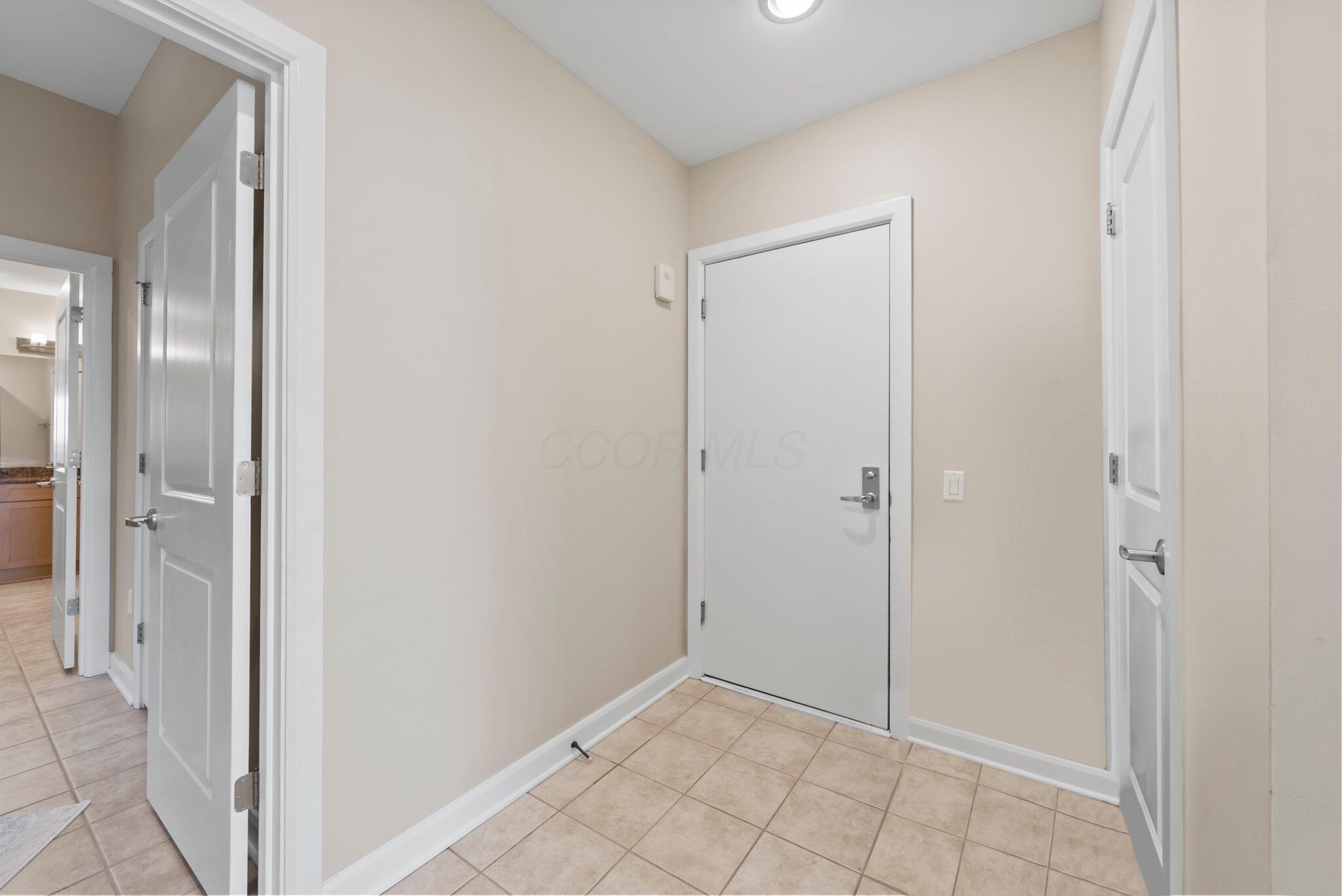 300 W Spring Street 404