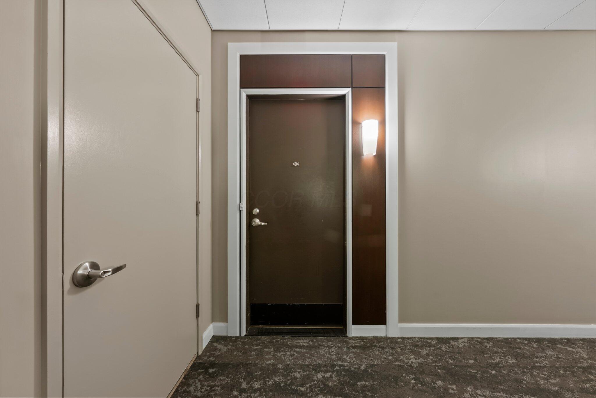 300 W Spring Street 404