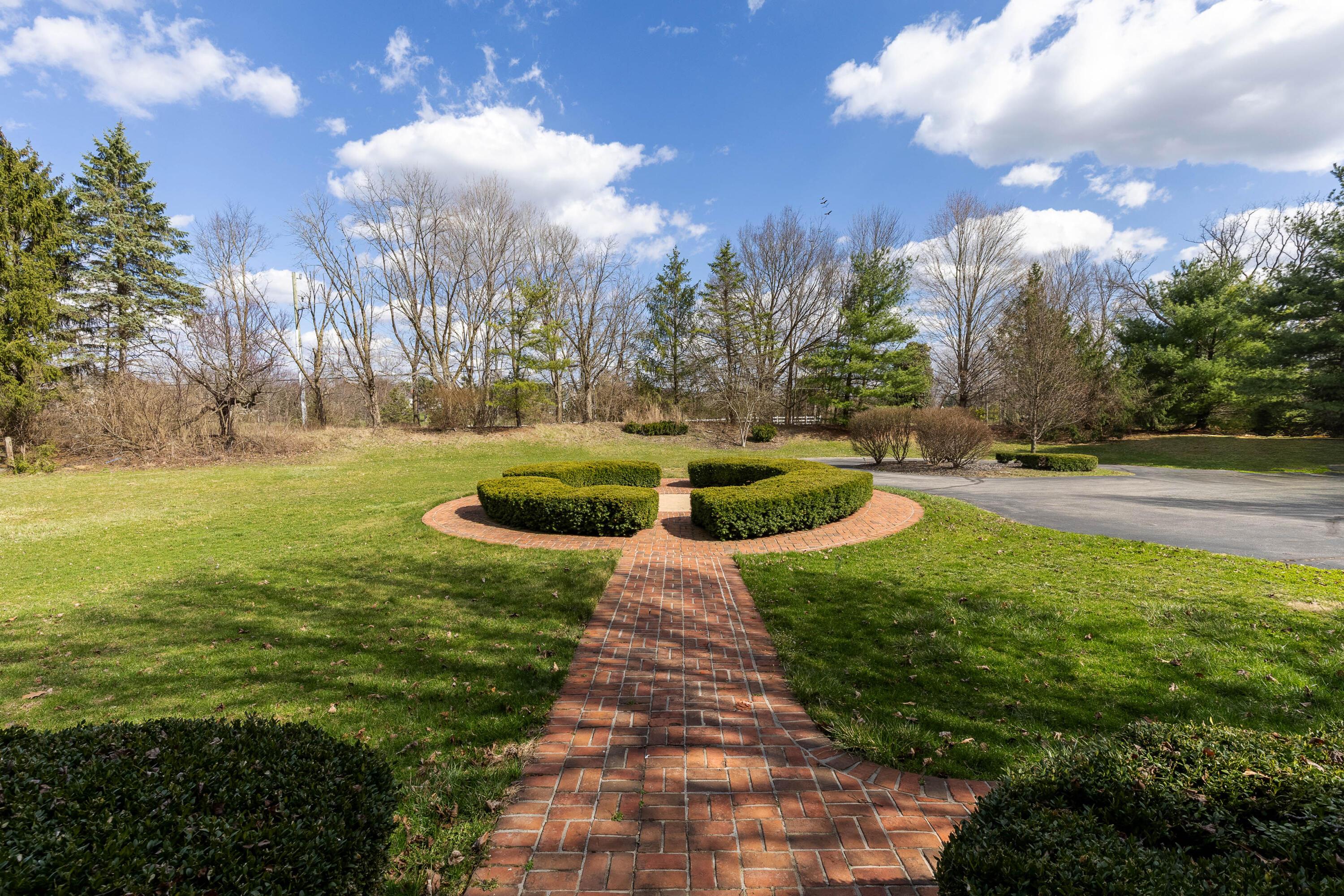7040 Africa Road, Galena, Ohio image 7