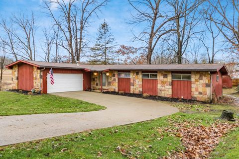 Photo of 1720 Fir Court, Heath, OH 43056 (MLS # 223001760)