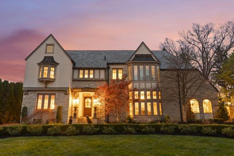 Photo of 2528 Tremont Road, Upper Arlington, OH 43221 (MLS # 226010853)