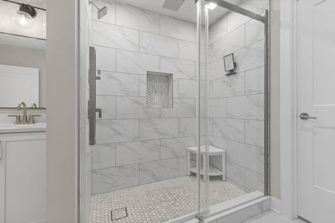 Tiny photo for 5211 Highpointe Lakes Drive 7402 #7402, Westerville, OH 43081 (MLS # 226000627)