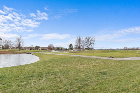 Tiny photo for 5211 Highpointe Lakes Drive 7402 #7402, Westerville, OH 43081 (MLS # 226000627)