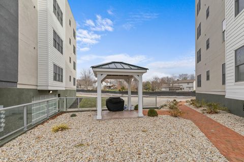 Tiny photo for 5211 Highpointe Lakes Drive 7402 #7402, Westerville, OH 43081 (MLS # 226000627)