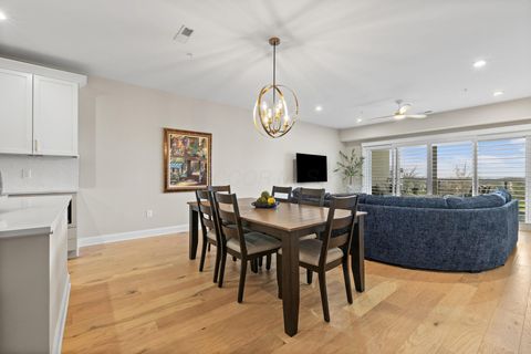 Tiny photo for 5211 Highpointe Lakes Drive 7402 #7402, Westerville, OH 43081 (MLS # 226000627)