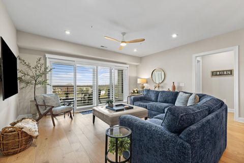 Tiny photo for 5211 Highpointe Lakes Drive 7402 #7402, Westerville, OH 43081 (MLS # 226000627)