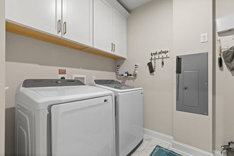 Tiny photo for 5211 Highpointe Lakes Drive 7402 #7402, Westerville, OH 43081 (MLS # 226000627)