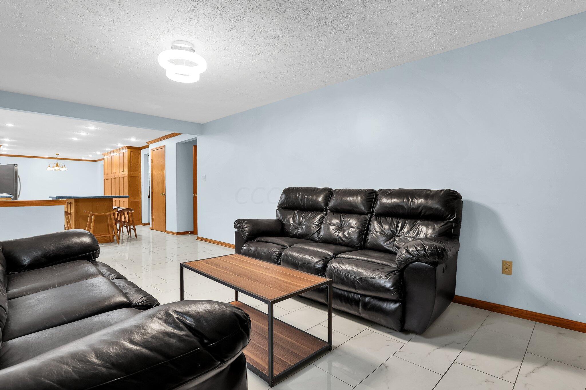 4140 Basswood Avenue, Grove City, Ohio image 11
