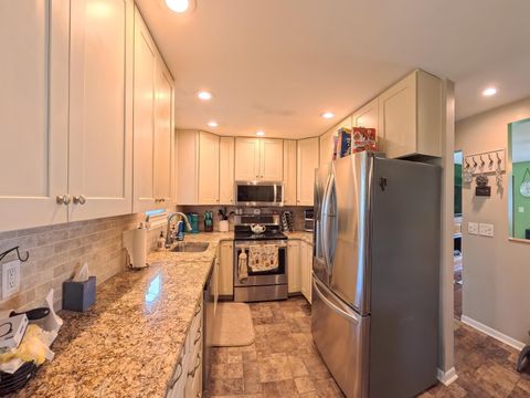 Tiny photo for 2575 McDaniel Court, Grove City, OH 43123 (MLS # 226014292)