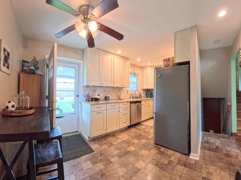 Tiny photo for 2575 McDaniel Court, Grove City, OH 43123 (MLS # 226014292)